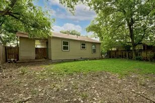 907 E 56th St, Austin, TX 78751 - Photo 17