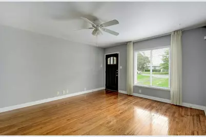 907 E 56th Street, Austin, TX 78751 - Photo 5