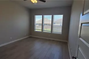 109 Everett Ct, Jarrell, TX 76537 - Photo 5