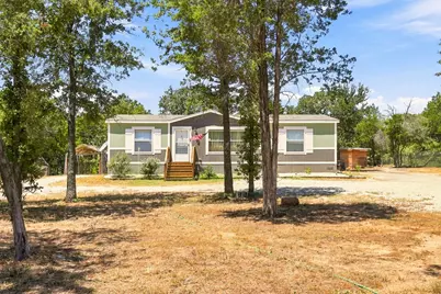 1039 Trailside Drive, Elgin, TX 78621 - Photo 3