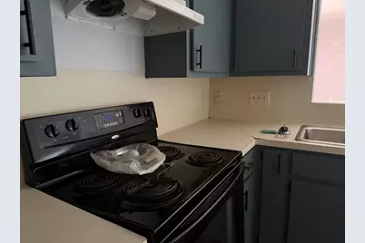 5506 Rose Hill Circle #B, Austin, TX 78745 - Photo 3