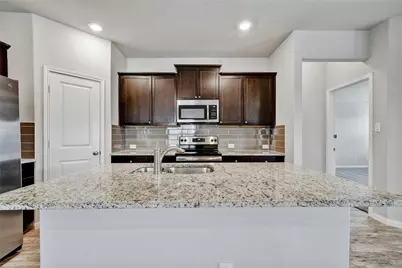 2060 Meadow Pipit Drive, New Braunfels, TX 78130 - Photo 9