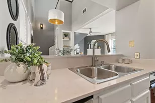 611 E 45th St, Austin, TX 78751 - Photo 13