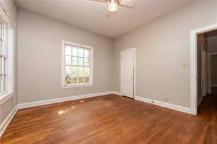 218 W 51st St, Austin, TX 78751 - Photo 9