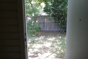 218 W 51st St, Austin, TX 78751 - Photo 11