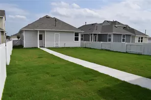 117 Keltic Dr, Kyle, TX 78640 - Photo 19