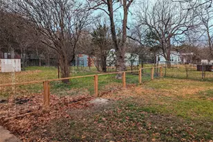 7310 Forest Wood Rd, Austin, TX 78745 - Photo 23