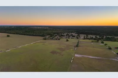 245 Country Lane, McDade, TX 78650 - Photo 5