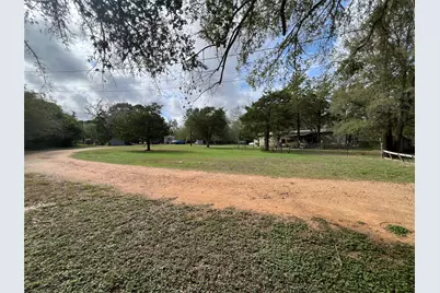 361 Laura Lane, Bastrop, TX 78602 - Photo 17