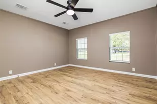 212 E Taylor St, Thrall, TX 76578 - Photo 11