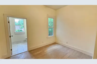 917 W 6th Street, Taylor, TX 76574 - Photo 7