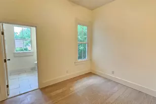 917 W 6th St, Taylor, TX 76574 - Photo 7