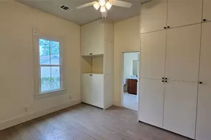 917 W 6th St, Taylor, TX 76574 - Photo 5