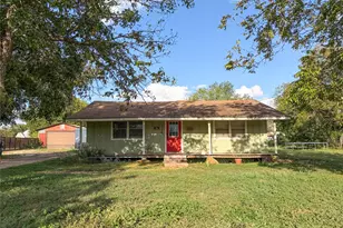 207 Crockett St, Martindale, TX 78655 - Photo 1
