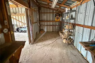 207 Crockett St, Martindale, TX 78655 - Photo 23