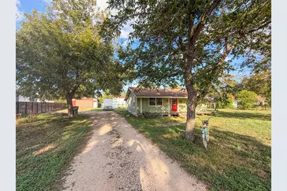 207 Crockett Street, Martindale, TX 78655 - Photo 3