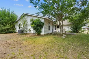 2405 Grace St, Taylor, TX 76574 - Photo 17