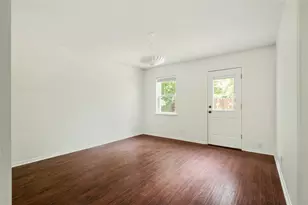 304 Clearsky Cir, Austin, TX 78745 - Photo 9