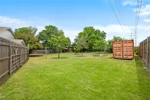 304 Clearsky Cir, Austin, TX 78745 - Photo 23