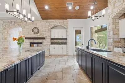9805 Grand Summit Boulevard, Dripping Springs, TX 78620 - Photo 11