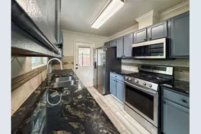 6915 Villita Avenida Street, Austin, TX 78741 - Photo 17