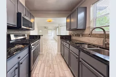 6915 Villita Avenida Street, Austin, TX 78741 - Photo 15