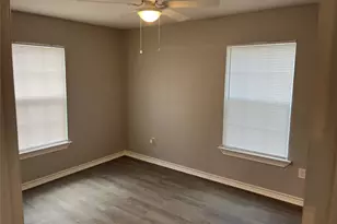 304 S Walnut St, Lampasas, TX 76550 - Photo 11