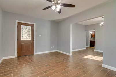 219 E Davilla Street, Bartlett, TX 76511 - Photo 5