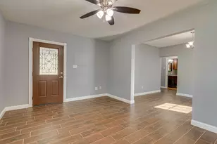219 E Davilla St, Bartlett, TX 76511 - Photo 5