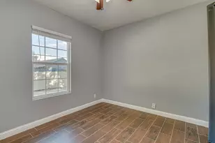 219 E Davilla St, Bartlett, TX 76511 - Photo 15