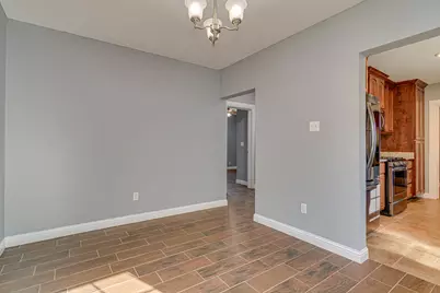 219 E Davilla Street, Bartlett, TX 76511 - Photo 9