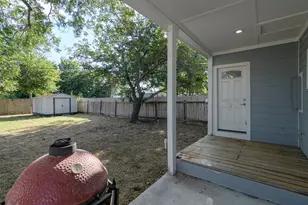 219 E Davilla St, Bartlett, TX 76511 - Photo 19
