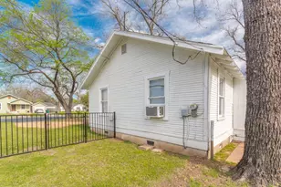 57 Chalmers Ave, Austin, TX 78702 - Photo 17