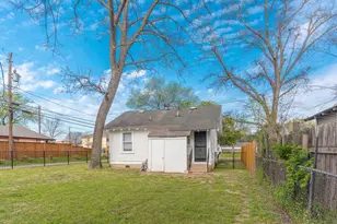 57 Chalmers Ave, Austin, TX 78702 - Photo 21