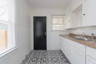 57 Chalmers Ave, Austin, TX 78702 - Photo 13