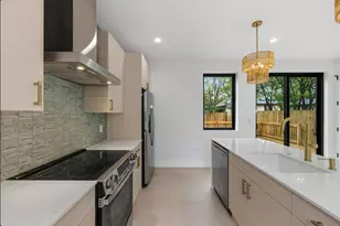 802 Philco Dr, Austin, TX 78745 - Photo 9