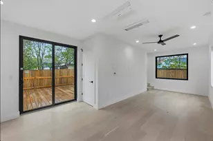 802 Philco Dr, Austin, TX 78745 - Photo 5