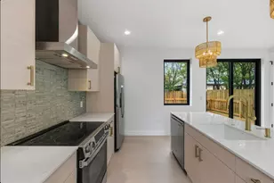 802 Philco Dr, Austin, TX 78745 - Photo 9