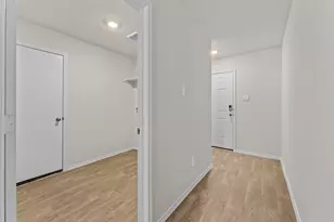 422 Low Pasture Trl, San Marcos, TX 78666 - Photo 3