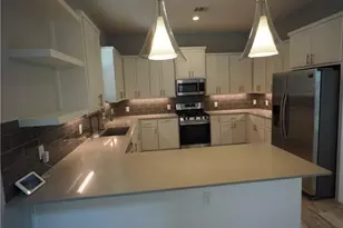 6913 Providence Ave, Austin, TX 78752 - Photo 9