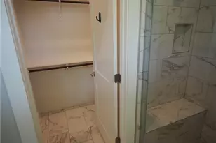6913 Providence Ave, Austin, TX 78752 - Photo 17
