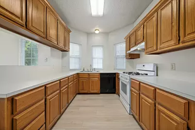 1208 S Church Street, Georgetown, TX 78626 - Photo 7