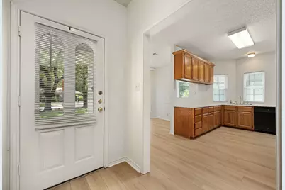 1208 S Church Street, Georgetown, TX 78626 - Photo 5