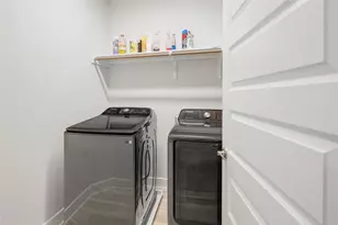 207 Flowers Ave, Hutto, TX 78634 - Photo 23