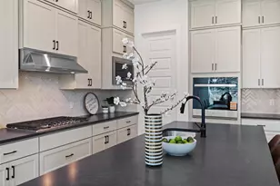 1242 Robin Trail, Round Rock, TX 78681 - Photo 19