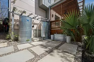 1903 E 17th St, Austin, TX 78702 - Photo 31