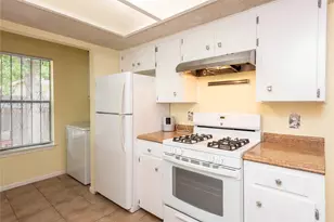 5006 Sara Dr, Austin, TX 78721 - Photo 13