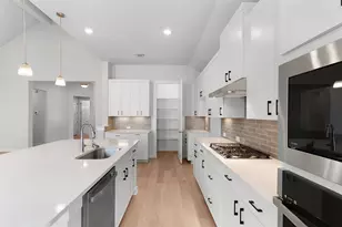 128 Sandrock Trl, Georgetown, TX 78633 - Photo 9