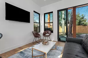 910 Tillery St, Austin, TX 78702 - Photo 11
