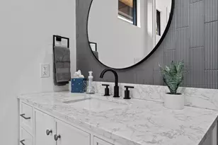 910 Tillery St, Austin, TX 78702 - Photo 11